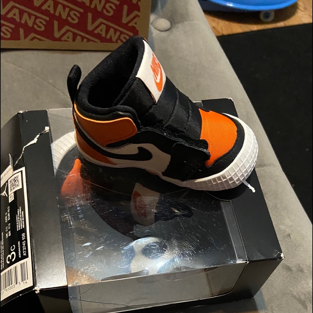 Nike Jordan 1s